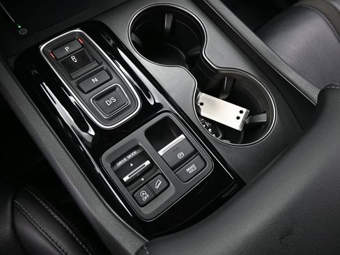 Used 2025 Honda Pilot EX-L image 28