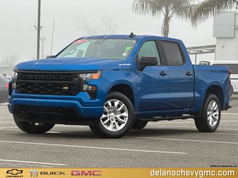 Used 2023 Chevrolet Silverado 1500 Custom image 1