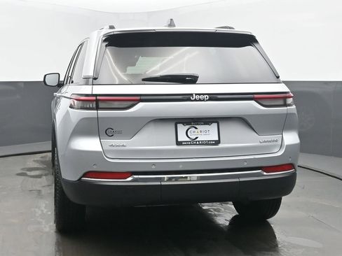 Used 2025 Jeep Grand Cherokee Laredo image 5