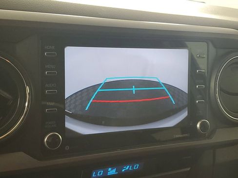 Used 2021 Toyota Tacoma TRD Off-Road image 17