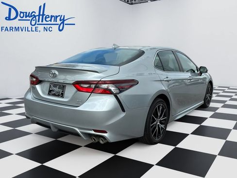 Used 2023 Toyota Camry SE w/ Convenience Package AWD/4WD image 5