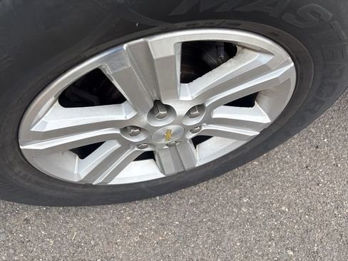 Used 2014 Chevrolet Traverse LT FWD image 6