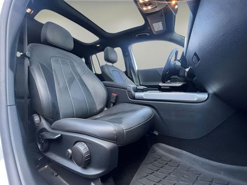 Used 2022 Mercedes-Benz GLB 250 4MATIC image 20