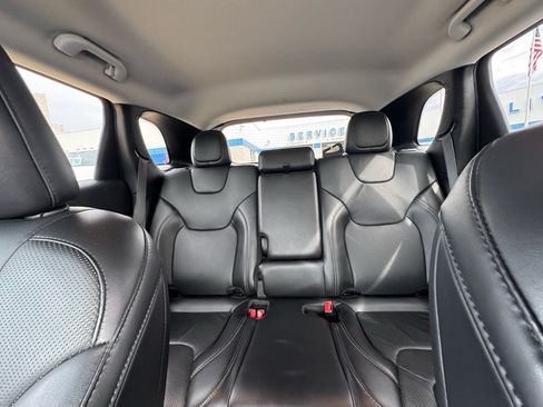 Used 2020 Jeep Cherokee Limited FWD image 30