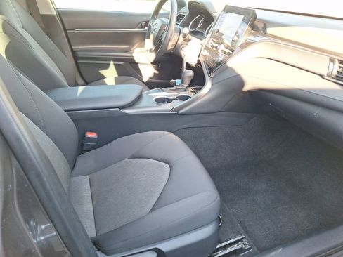 Used 2023 Toyota Camry LE image 32