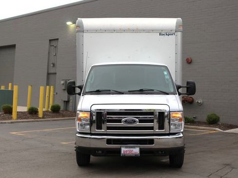 Used 2019 Ford E-350 and Econoline 350 Super Duty w/ Power Windows & Locks Group RWD image 4