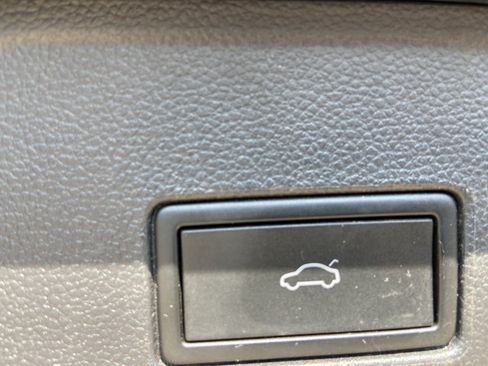 Used 2023 Volkswagen Atlas SE w/ Panoramic Sunroof Package FWD image 54