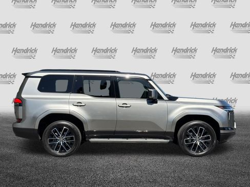 Certified 2025 Lexus GX 550 w/ Accessory Package (Z1) AWD/4WD image 3