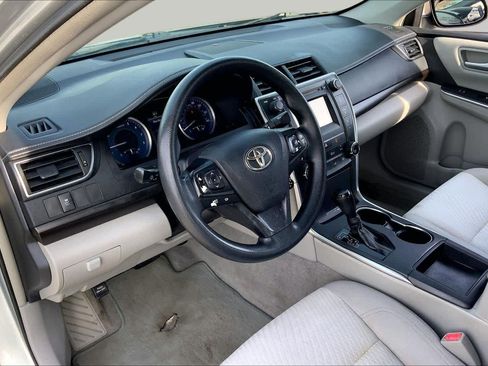 Used 2017 Toyota Camry LE FWD image 17