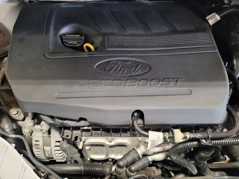 Used 2018 Ford Escape SE image 30