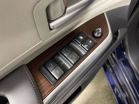 Certified 2023 Toyota Sienna XLE image 16