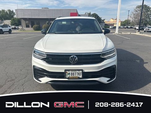 Used 2023 Volkswagen Tiguan SE R-Line AWD/4WD image 2