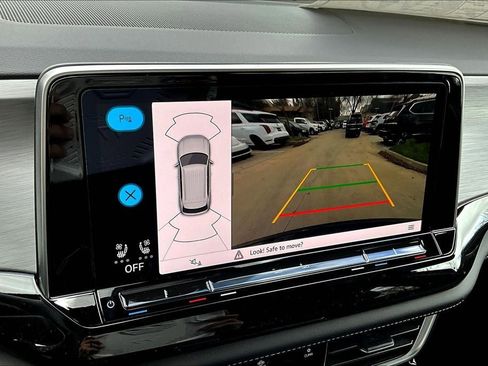 New 2025 Volkswagen Atlas Cross Sport SE image 25