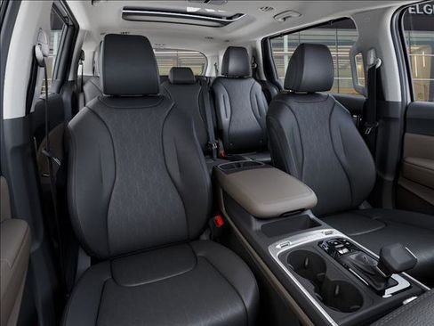 New 2026 Kia Carnival FWD image 15