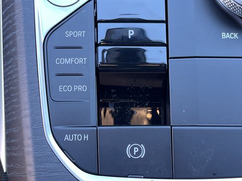 New 2026 BMW 330i Sedan w/ Convenience Package image 9