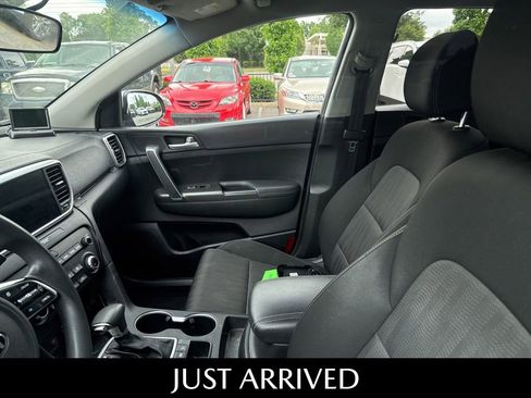 Used 2022 Kia Sportage LX FWD image 10