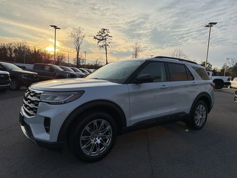 New 2026 Ford Explorer Active w/ Active Comfort Package image 7