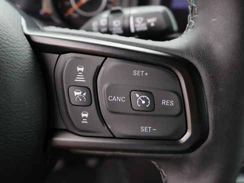 Used 2025 Jeep Wrangler Unlimited Sport AWD/4WD image 35