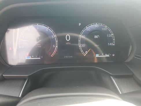 Used 2024 Jeep Grand Cherokee Altitude RWD image 18