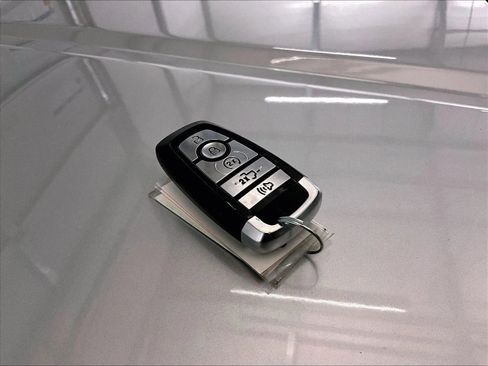 Used 2018 Ford F150 Lariat image 9