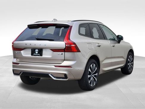 Certified 2025 Volvo XC60 B5 Plus AWD/4WD image 8