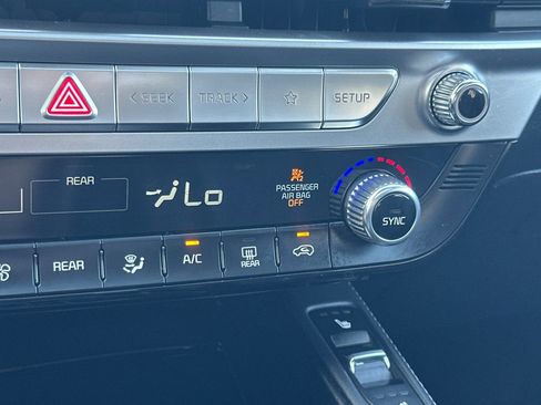 Used 2024 Kia Telluride EX image 32