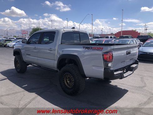 Used 2019 Toyota Tacoma TRD Off-Road image 6