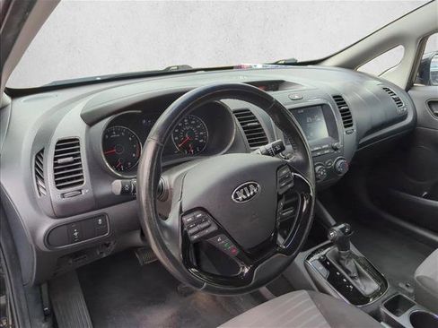 Used 2017 Kia Forte S FWD image 12