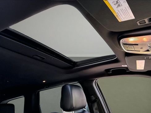 Used 2019 Jeep Grand Cherokee Limited AWD/4WD image 27