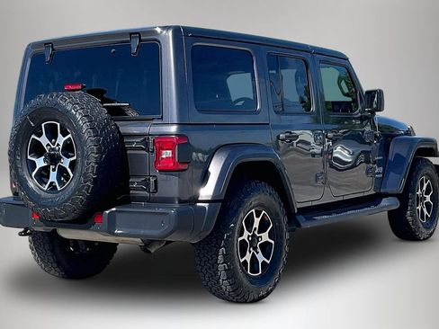 Used 2019 Jeep Wrangler Unlimited Sahara AWD/4WD image 5