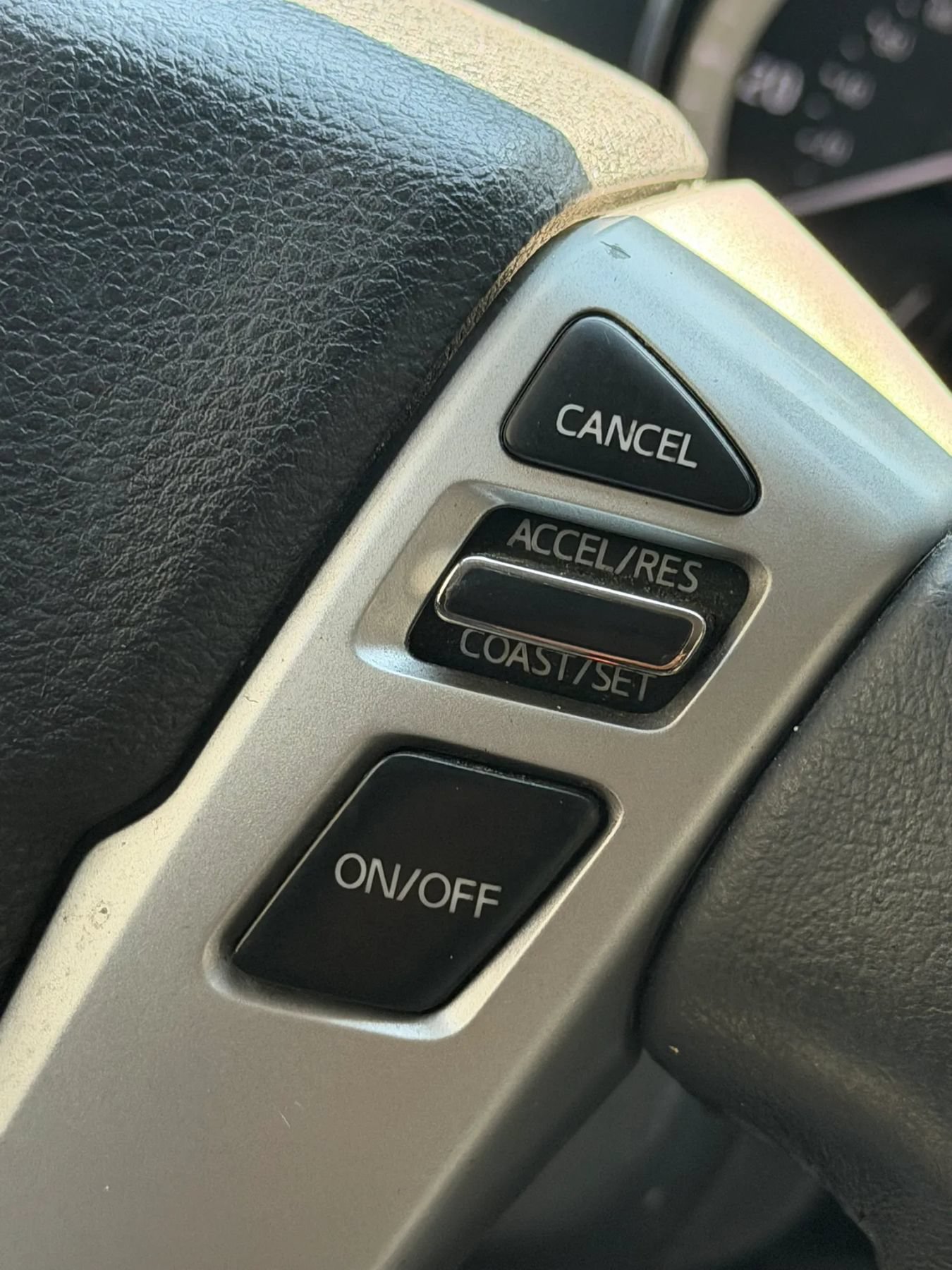 Used 2017 Nissan Titan SL AWD/4WD image 17