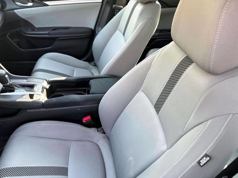 Used 2016 Honda Civic EX image 9