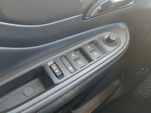 Used 2018 Buick Encore Preferred image 27