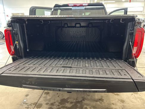 Used 2024 GMC Sierra 1500 Denali Ultimate AWD/4WD image 11