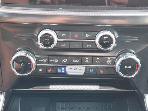 Used 2025 Ford F150 Platinum w/ Equipment Group 702A High AWD/4WD image 19