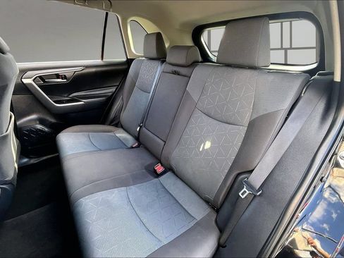 Used 2025 Toyota RAV4 XLE AWD/4WD image 26