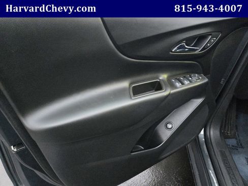 Used 2021 Chevrolet Equinox LT image 32