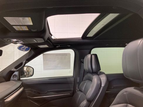 Used 2025 Lincoln Navigator L Reserve w/ Jet Appearance Package image 26