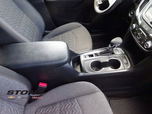 Used 2024 Chevrolet Equinox LT image 18