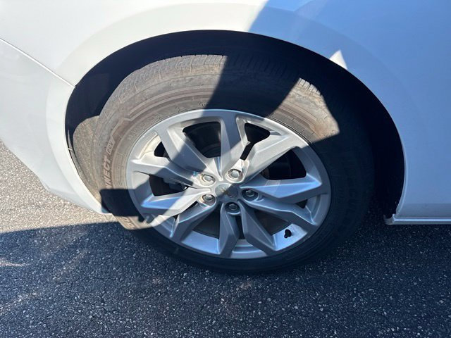 Used 2018 Chevrolet Impala LT FWD image 9