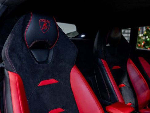 Used 2023 Lamborghini Huracan Tecnica image 26