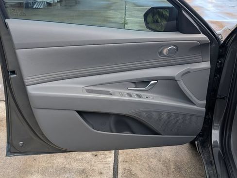Used 2024 Hyundai Elantra SEL w/ Convenience Package FWD image 10