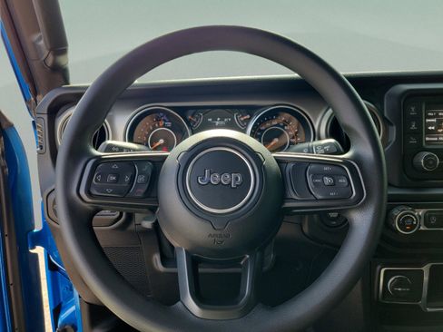 Used 2021 Jeep Gladiator Sport image 12