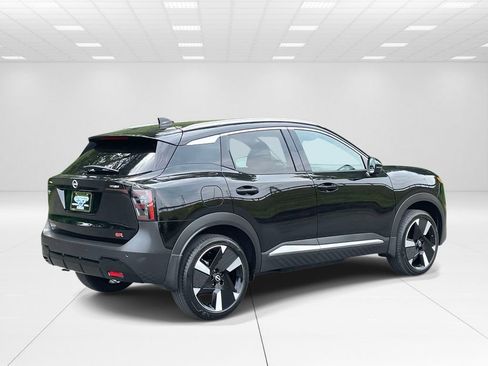 Used 2025 Nissan Kicks SR FWD image 6