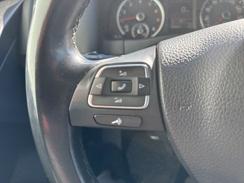 Used 2017 Volkswagen Tiguan Sport image 12