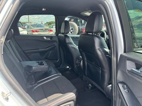 Used 2025 Ford Escape ST-Line FWD image 12