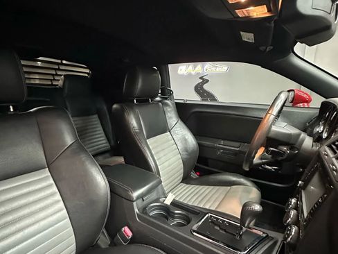 Used 2010 Dodge Challenger R/T image 25
