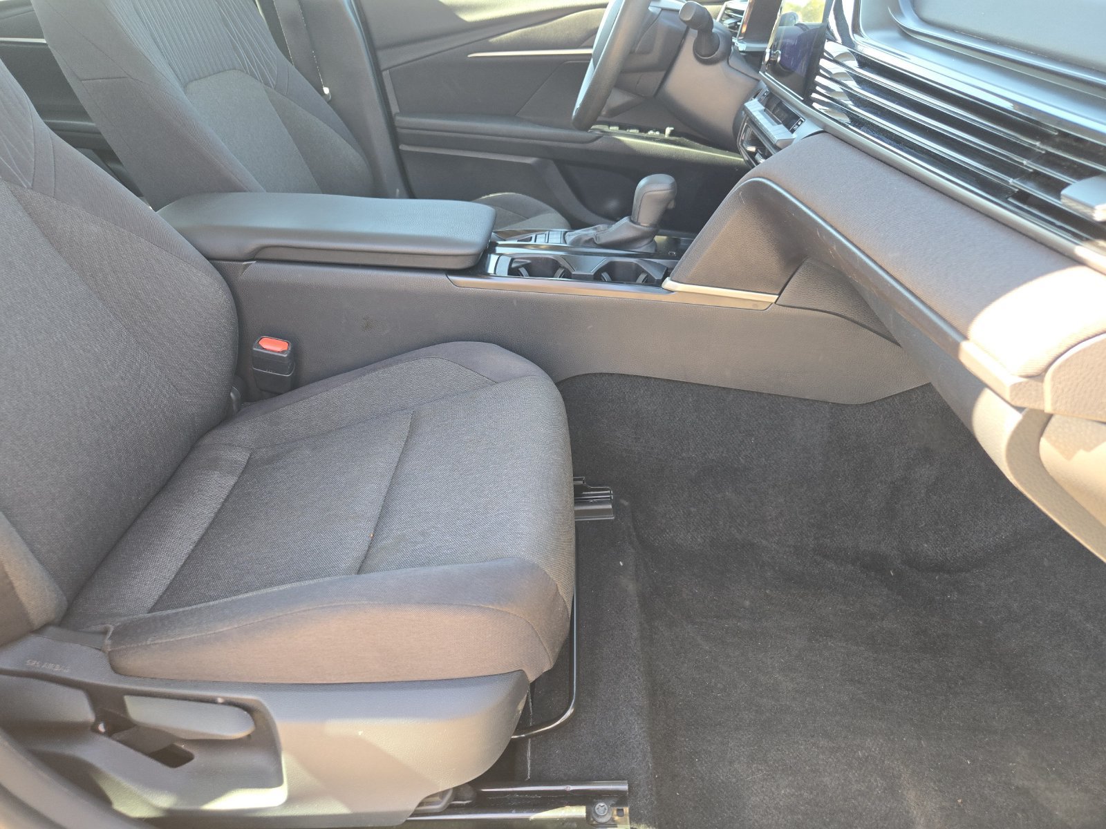 Used 2025 Toyota Camry LE FWD image 17