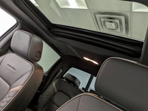 Used 2024 GMC Canyon Denali image 20