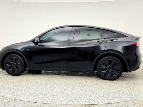 Used 2025 Tesla Model Y Long Range image 8